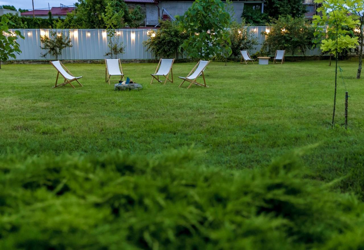 Hotel Heaven Garden Două Mai Extérieur photo
