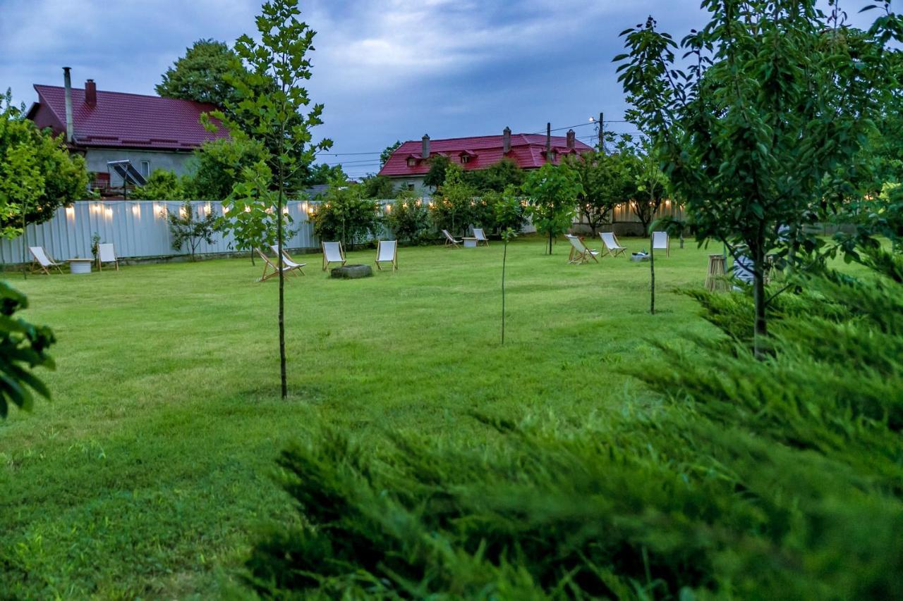 Hotel Heaven Garden Două Mai Extérieur photo
