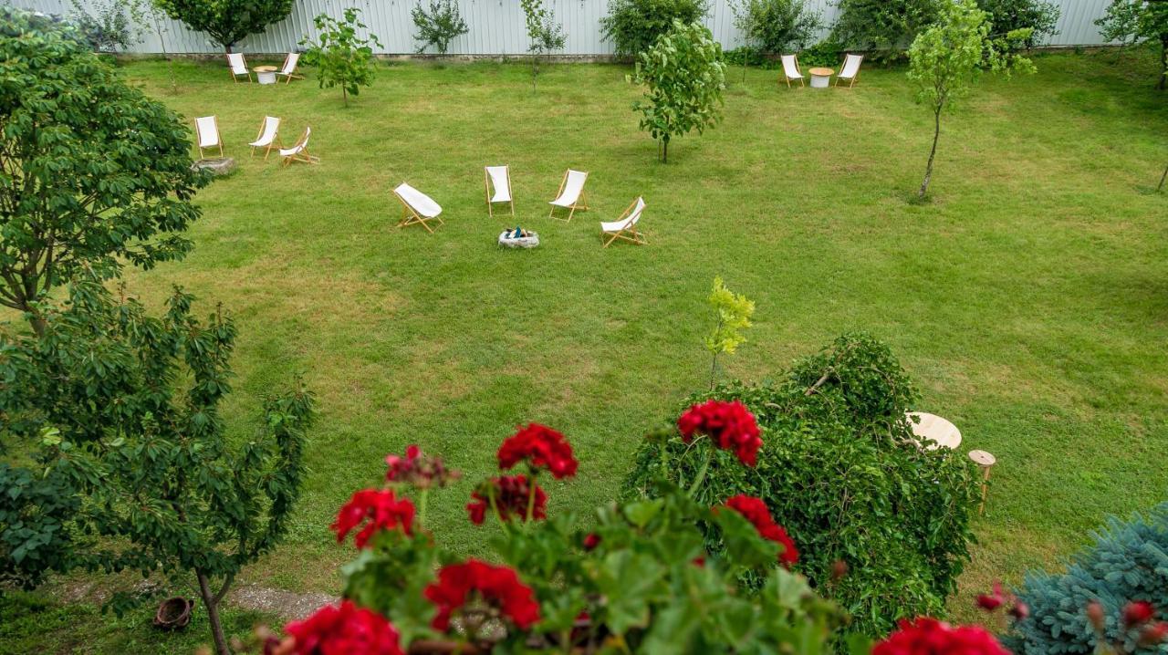 Hotel Heaven Garden Două Mai Extérieur photo